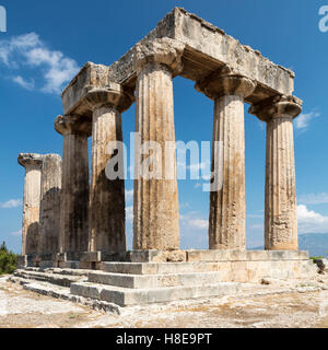 Säulen der Tempel des Apollo, antike Korinth, Peloponnes, Griechenland Stockfoto