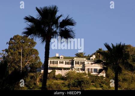 Das Inn on Mt. Ada früher Wrigley Mansion ist jetzt ein Hotel mit Avalon auf auf den Hügeln oberhalb des Hafens auf Santa Catalina Island vor der Küste von Süd-Kalifornien Stockfoto