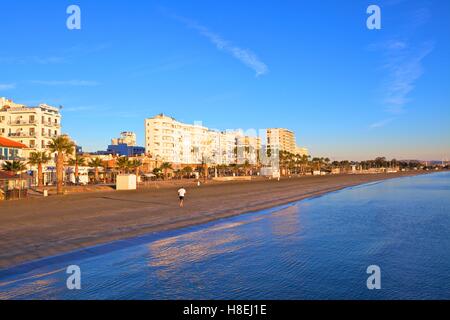 Strand in Larnaka, Larnaca, Zypern, östlichen Mittelmeer, Europa Stockfoto