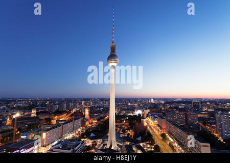 Blick vom Hotel Park Inn über Alexanderplatzes, Berliner Fernsehturm Fernsehturm, Berlin-Mitte, Berlin, Deutschland, Europa Stockfoto