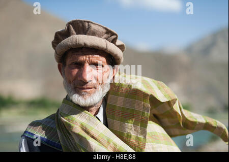 Ein Mann aus dem Panschir-Tal mit traditionellen afghanischen Hut, Afghanistan, Asien Stockfoto