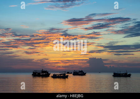 Sonne über Boote Tauchen in Koh Tao, Thailand, Südostasien, Asien Stockfoto