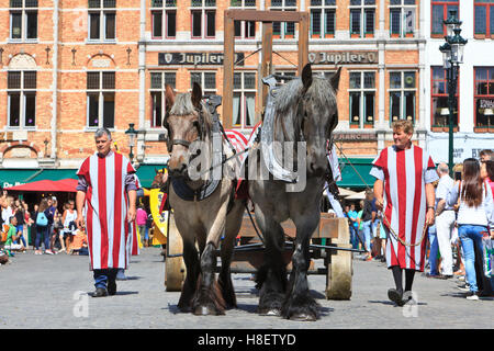 Die Brügger Versprechen Prozession (eine mittelalterliche katholische Parade jedes Jahr seit 1304) in Brügge, Belgien Stockfoto