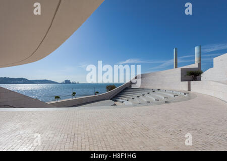 Amphitheater der Fondation Champalimaud Zentrum für das unbekannte. Neurowissenschaften, Onkologie, Sehbehinderung Forschungszentrum. Stockfoto