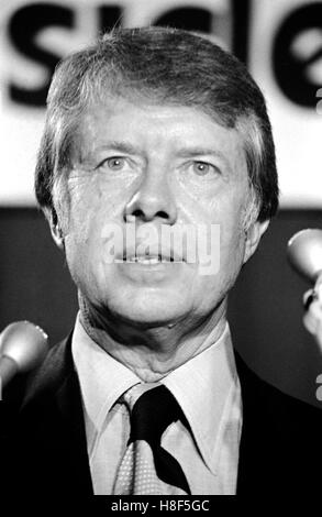 Kurz vor dem Ende seiner Amtszeit im Landesamt, kündigt Georgias Gouverneur Jimmy Carter seine Kandidatur für das Präsidentenamt der Vereinigten Staaten im Jahr 1974. Die Ankündigung erfolgte im Atlanta Civic Center. Stockfoto