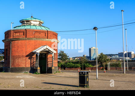 Nordeingang des Woolwich Fußgängertunnel in East London Stockfoto