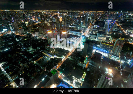 Bangkok Skyline bei Nacht, Bangkok, Thailand Stockfoto