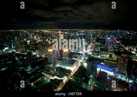 Bangkok Skyline bei Nacht, Bangkok, Thailand Stockfoto