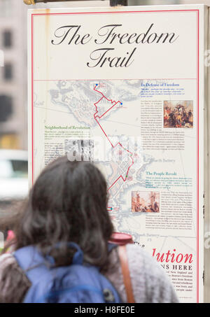 Boston, Massachusetts, USA. Der Freedom Trail-Zeichen Stockfoto