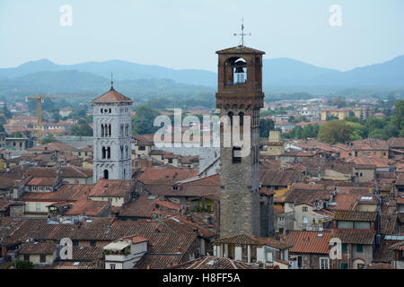 Lucca, Italien - 5. September 2016: Blick über die Altstadt von Lucca in Italien. Stockfoto