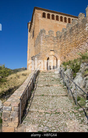 Eingang des mittelalterlichen Schlosses von Alquezar, Spanien Stockfoto