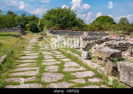 Alte Straße. Archäologischer Park von Dion, Griechenland Stockfoto