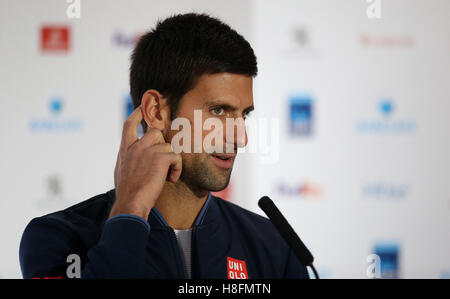 Serbiens Novak Djokovic während der Pressekonferenz in The O2, London. Stockfoto