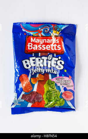 Beutel der Maynards Bassetts Berties jelly mix Bonbons auf weißem Hintergrund Stockfoto