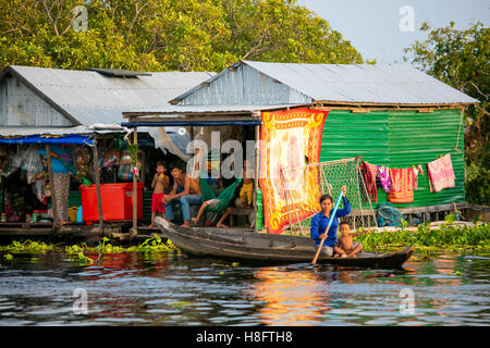 Graben Khla, schwimmenden Fischerdorf, Tonle Sap See, Kambodscha Stockfoto