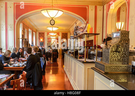 Prag Café Louvre, Narodni Trida, Interieur, in Prag in der Tschechischen Republik Stockfoto