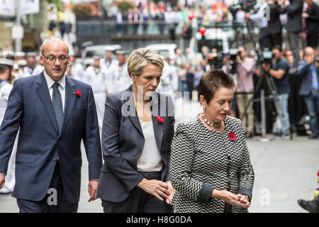 L-R Luke Foley Führer der NSW labour-Partei, Tanya Plibersek Bundesministerium Arbeit stellvertretender Vorsitzender und Oberbürgermeister Sydney Clover Moore Stockfoto