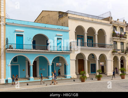 Plaza Vieja, restaurierten Gebäude und die Stadt Kolonialpalästen im Zentrum von Havanna, Havanna, La Habana, Kuba, der Republik Kuba der großen Antillen, Karibik Stockfoto