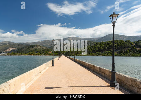 Drapano Brücke kreuzt über die Bucht von Argostoli, Kefalonia. Stockfoto