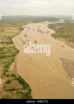 4. September 2005 überflutet Wadi, ein Fluss in der Wüste, zwischen Kutum und El Fasher in Nord-Darfur, Sudan. Stockfoto