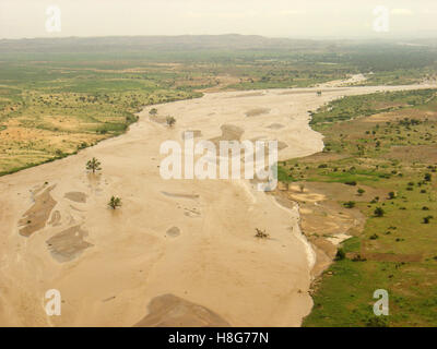 4. September 2005 überflutet Wadi, ein Fluss in der Wüste, zwischen Kutum und El Fasher in Nord-Darfur, Sudan. Stockfoto