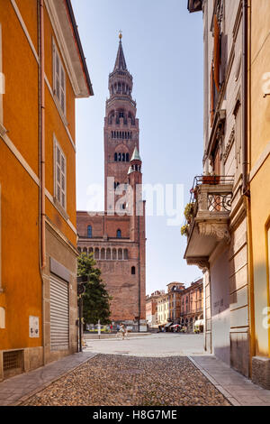 Das Duomo di Cremona oder die Kathedrale. Die Kathedrale von Cremona stammt aus dem frühen 12. Jahrhundert. Stockfoto