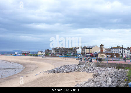 Promenade und Strand in Morecambe Lancashire UK Stockfoto