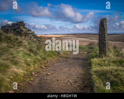 Auf der Pennine Way bei Stanbury Moor, Howarth, Stockfoto