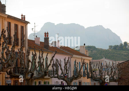 Frankreich, Cote d ' Azur, Departement Var, Roquebrune-Sur-Argens Bei Frejus. Der Alte Ortskern von Roquebrune. Stockfoto