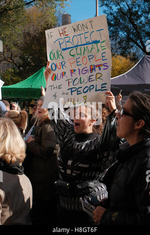 New York, USA. 12. November 2016. Proteste gegen die Wahl von Donald Trump als Präsident, New York, USA-Credit: Andy Lang/Alamy Live News Stockfoto