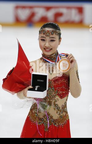 Paris, Frankreich. 12. November 2016. Wakaba Higuchi (JPN) Eiskunstlauf: ISU Grand Prix of Figure Skating "Trophée de France 2016' Damen Singls Preisverleihung in der AccorHotel Arena in Paris, Frankreich. © Mutsu Kawamori/AFLO/Alamy Live-Nachrichten Stockfoto