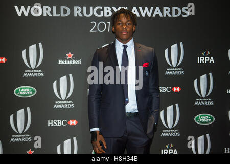 London, UK. 13. November 2016. Maro Itoje (England) kommen bei den World Rugby Awards statt an das Hilton London Metropole, der weltweit größten Spieler, Trainer und Legenden des Spiels zu Ehren. Bildnachweis: Elsie Kibue / Alamy Live News Stockfoto