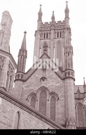 Str. Marys Kathedrale Kirche; Kilkenny; Irland in Schwarzweiß und Sepia-Farbton Stockfoto