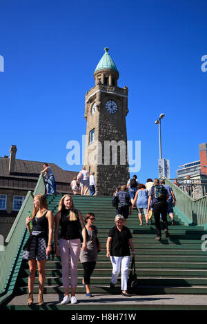 Am Steg Anlegestelle Landungsbrücken, Hamburger Hafen, Deutschland, Europa Stockfoto
