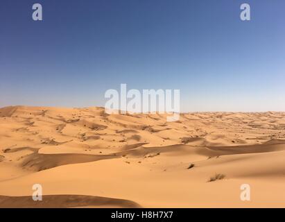 Unbegrenzte leere Wüste Panorama von Nordafrika Bechar Algerien, Taghit Sandwüste Stockfoto