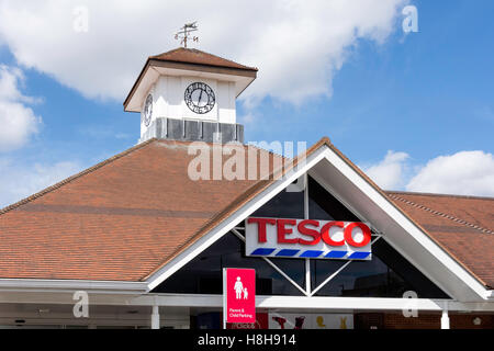 Tesco Supermarkt, High Street, Feltham, London Borough of Hounslow, Greater London, England, United Kingdom Stockfoto