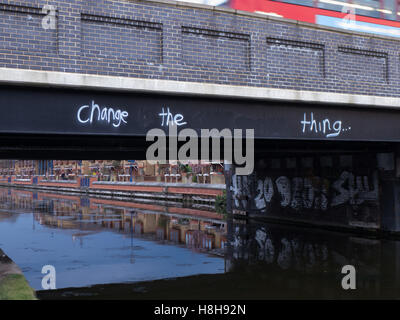 Brücke über den Fluss Lee, London Stockfoto