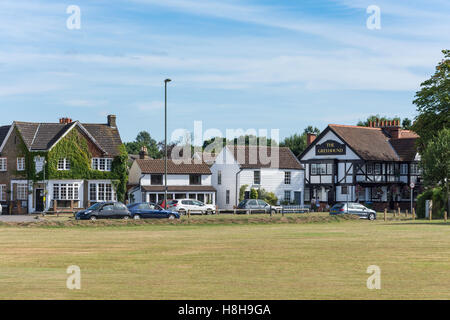 Historischen Gebäuden am Dorfplatz, Weston Green, Surrey, England, Vereinigtes Königreich Stockfoto