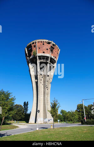 Wasserturm in Vukovar, Kroatien. Während der Schlacht von Vukovar 1991, der Wasserturm wurde eines der häufigsten Ziele von einem Stockfoto