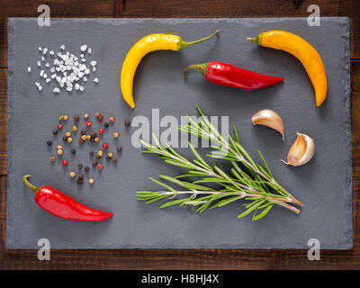 Kräuter und Gewürze Draufsicht Stockfoto