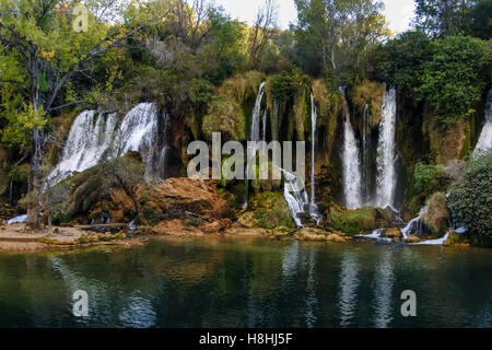 Kravice Wasserfälle in Bosnien und Herzegowina. Eine natürliche Marmor in der Nähe von Mostar, Bosnien und Herzegowina, in 25m (80ft) Höhe der Tre Stockfoto