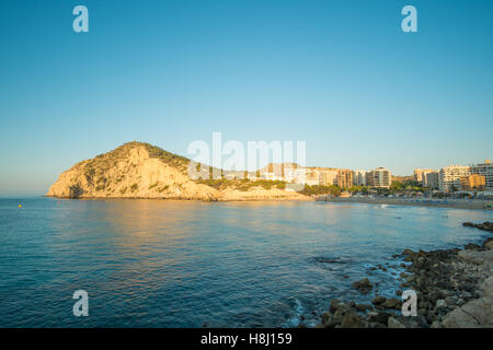 Strand von Cala de Finestrat, neben Benidorm, Costa Blanca, Spanien Stockfoto