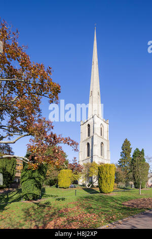 Glover Nadel (oder St. Andrews Spire) und die Hart von Worcester Collage, Worcester, Worcestershire, England, UK Stockfoto