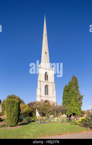 Glover Nadel (oder St. Andrews Spire) und die Hart von Worcester Collage, Worcester, Worcestershire, England, UK Stockfoto