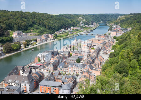 Luftaufnahme Dinant am Ufer der Meuse in Belgien Stockfoto