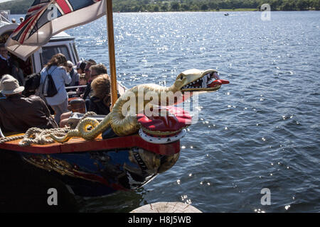 Bug der Dampf Boot Gondel auf Coniston Wasser, Cumbria. Stockfoto