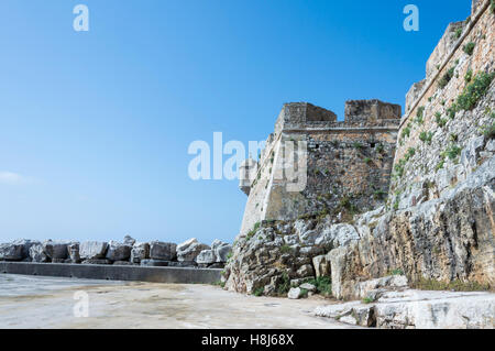 Peniche Stadtmauer am Atlantik, Portugal Stockfoto