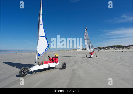 Land-Segeln am Strand Bretagne Stockfoto