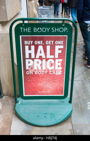 Der Body Shop Weihnachten Shop Schaufenster, Manchester, UK. Stockfoto