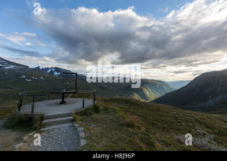 Nedre Oscarshaug Sicht, County Road 55 Passstraße in Norwegen Stockfoto